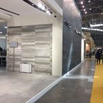 Ambiente porcelánico madera destonificada