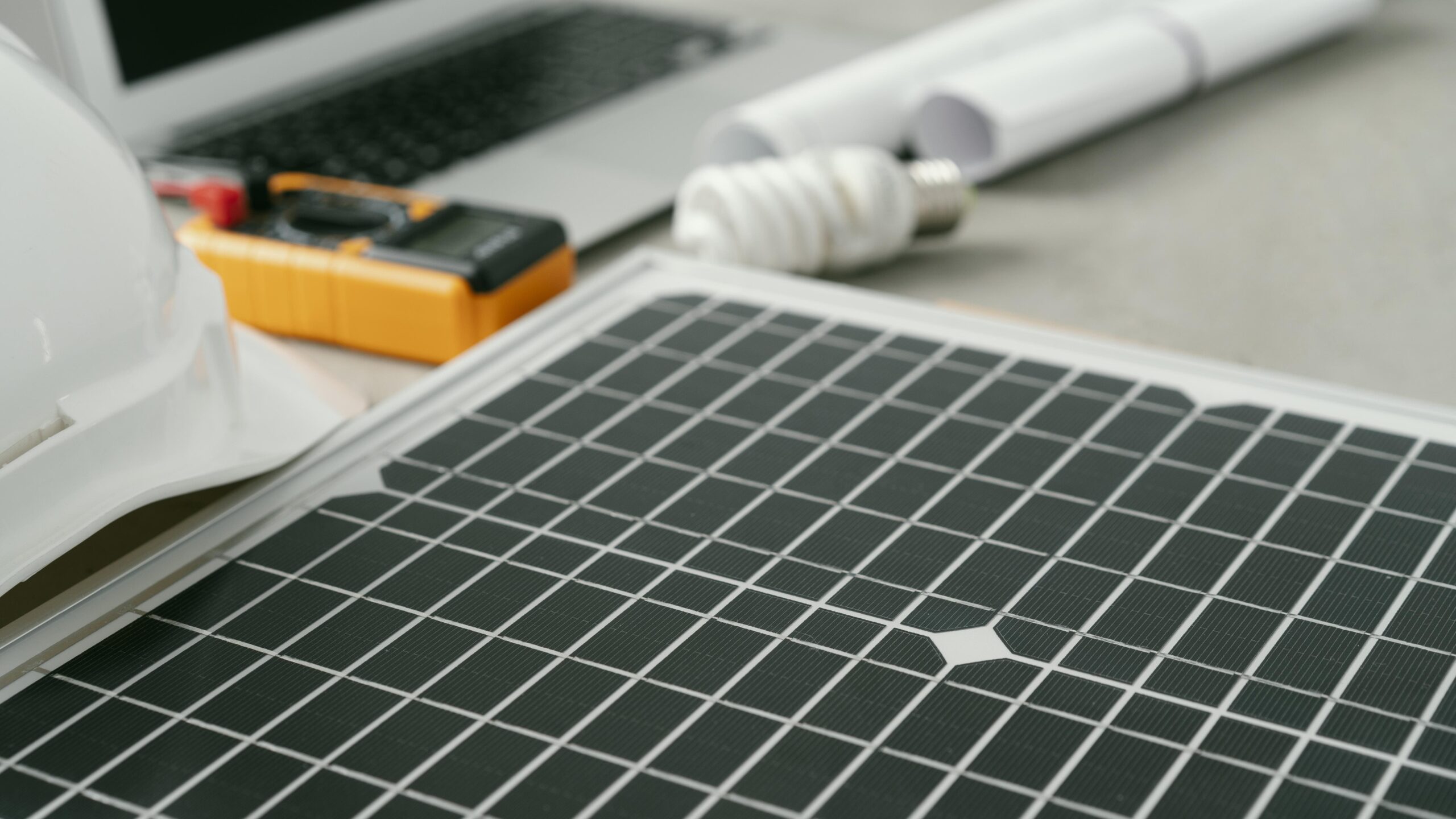 Incorporar energías renovables para aumentar la eficiencia energética